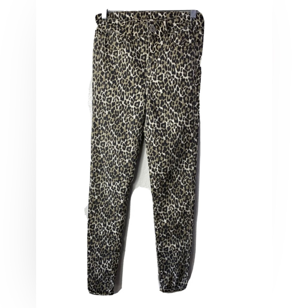 American Eagle . Level Stretch . Hi- Rise Jegging .size 4 . Animal Print